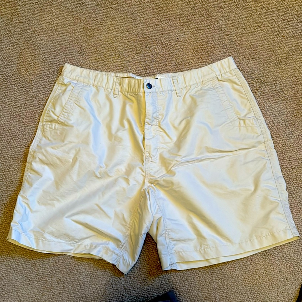Men’s shorts Mountain khakis 42x8”
